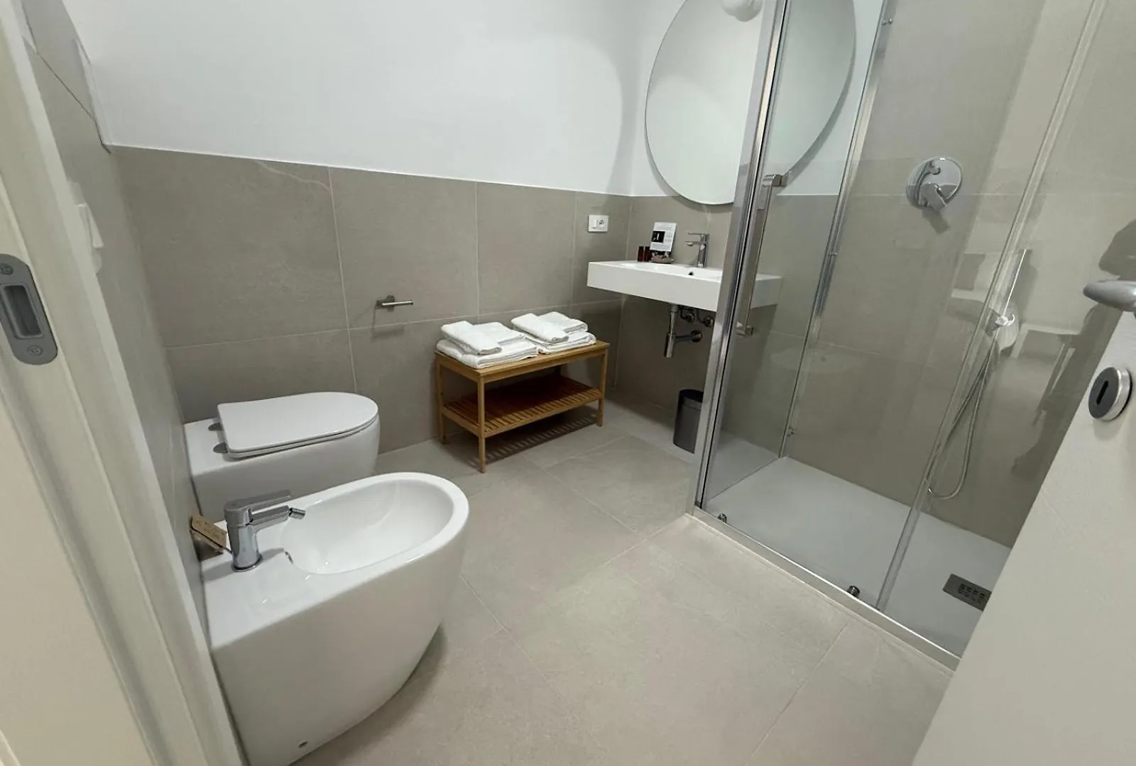 Eleven Rooms & Apartments Olbia Homestay