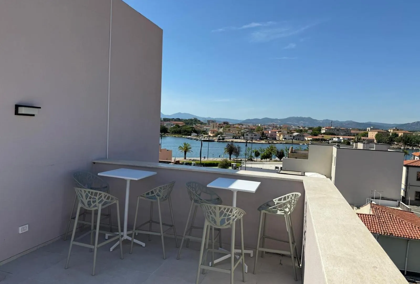 Homestay Eleven Rooms & Apartments Olbia Italy
