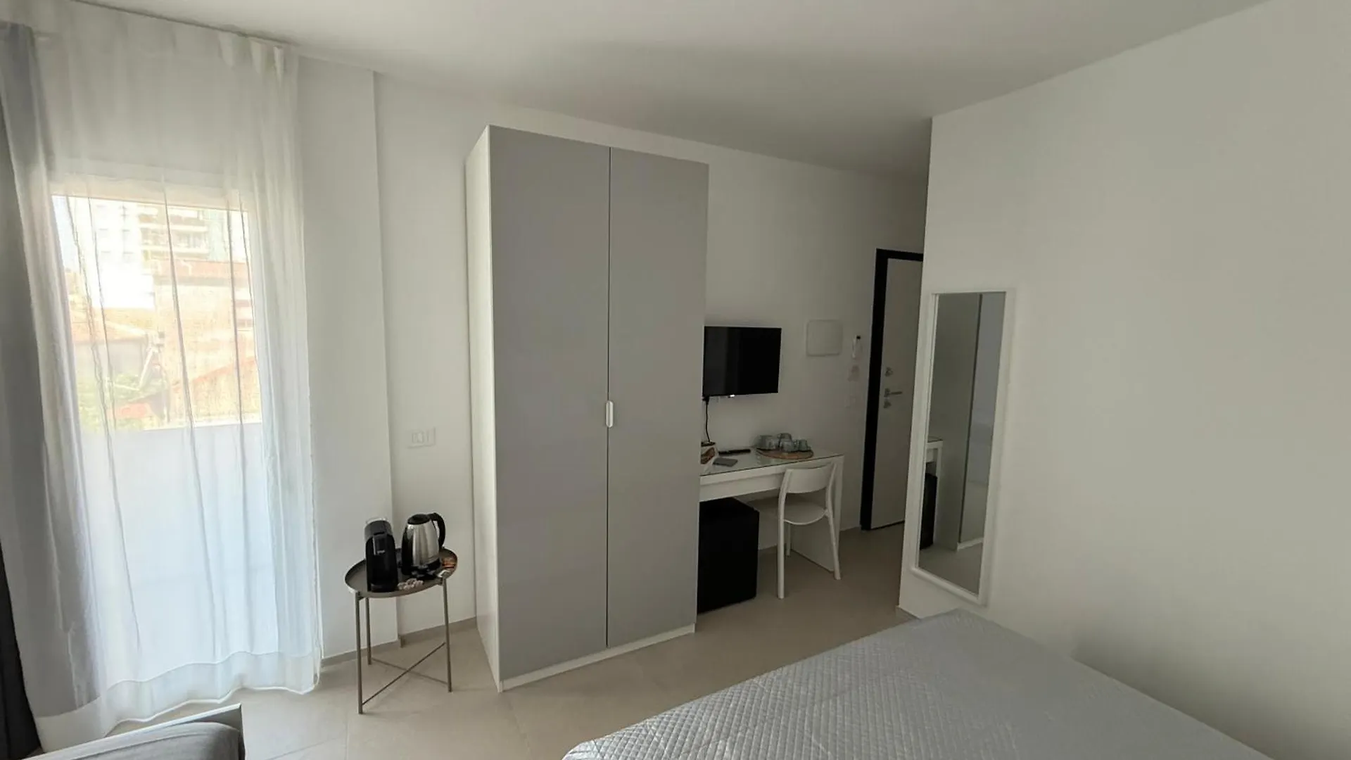 Eleven Rooms & Apartments Olbia Homestay